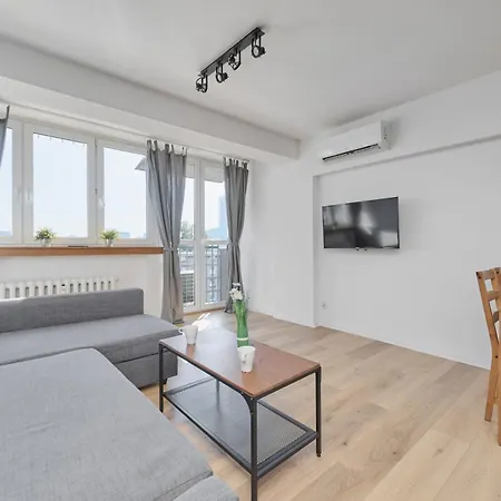 Cozy With Amazing View Of The By Renters * Breslavia