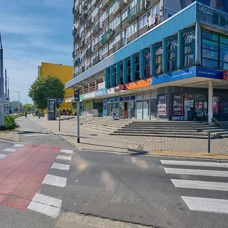 Cozy With Amazing View Of The By Renters Breslavia
