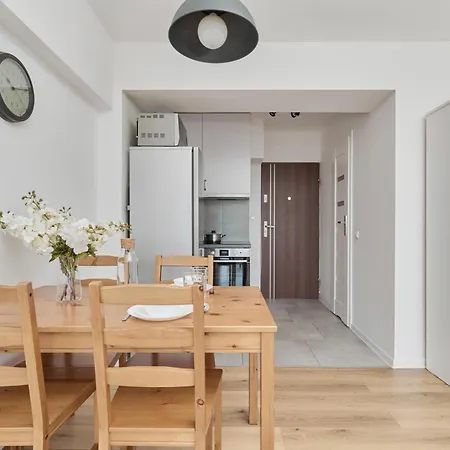 Cozy With Amazing View Of The By Renters Wrocław